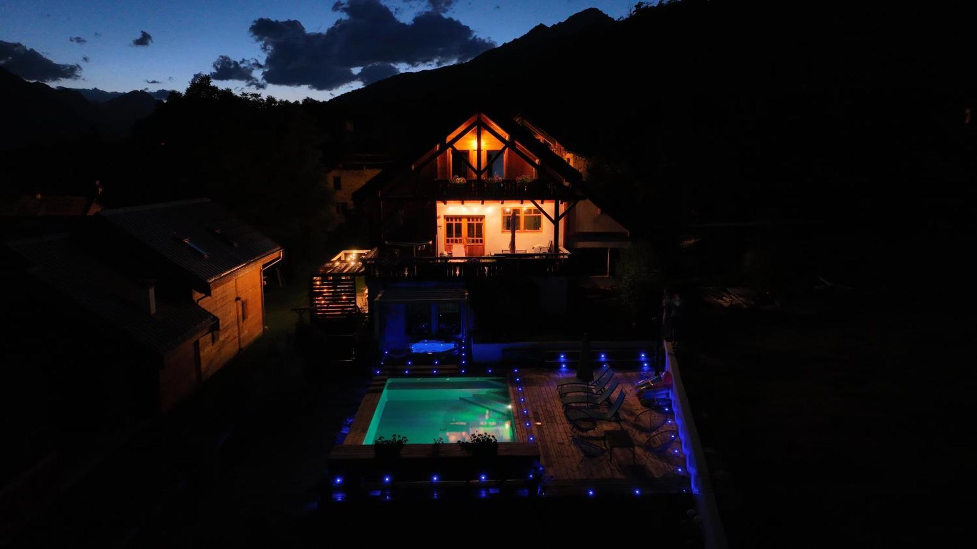 Chalet Serre Cambeou Piscine&Spa Saint-Chaffrey Eksteriør billede